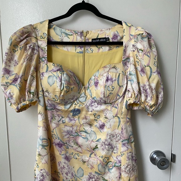 Beautiful satin Lavish Alice Floral Dress - Picture 2 of 5